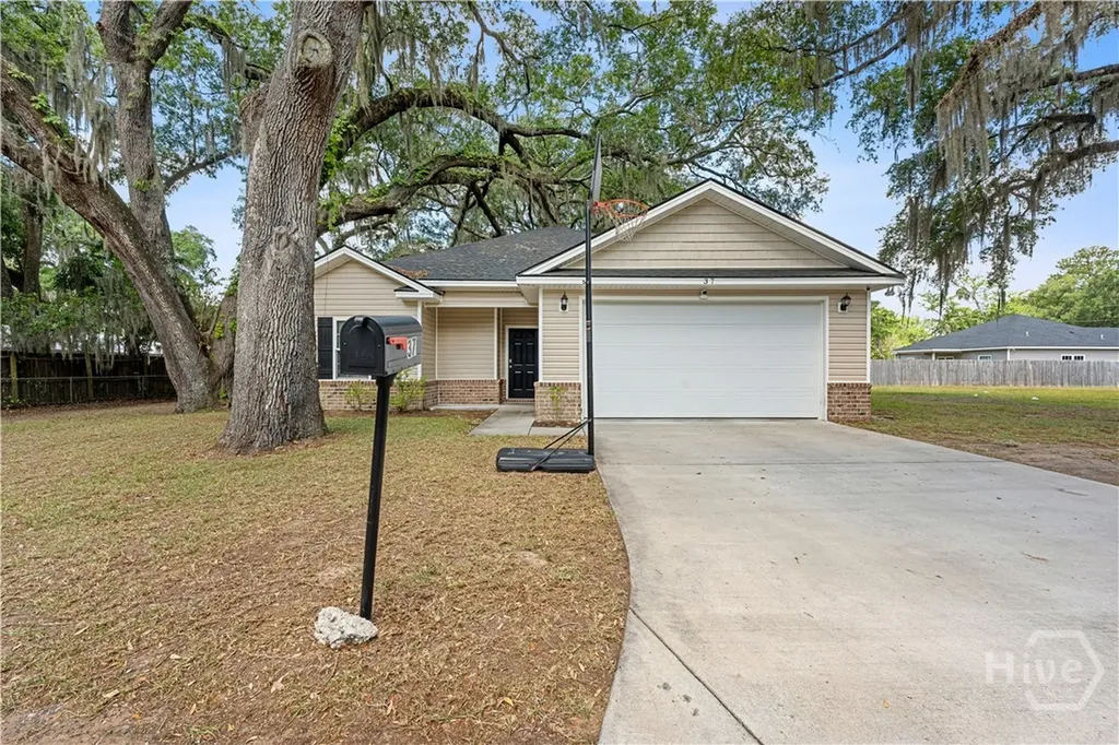 37 Douglas Road Allenhurst GA 31301
