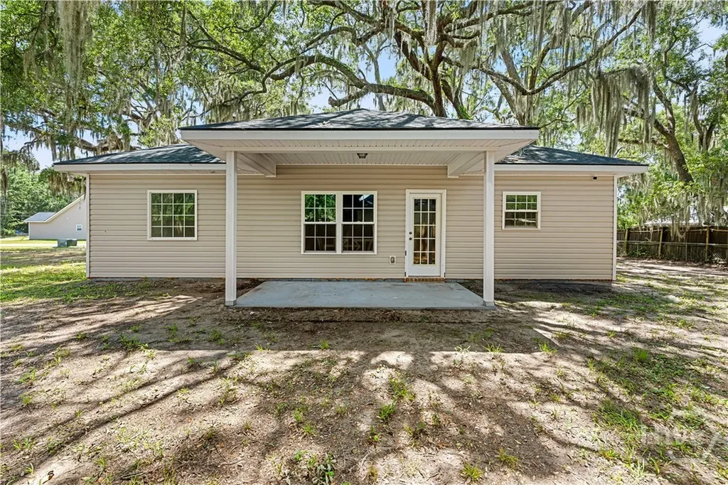 37 Douglas Road Allenhurst GA 31301
