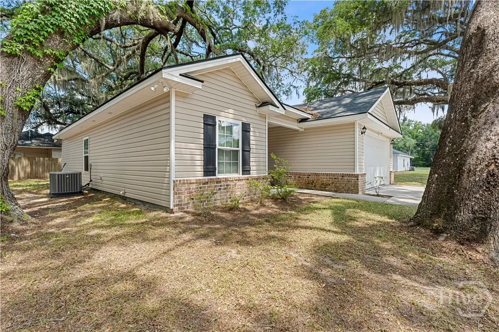 37 Douglas Road Allenhurst GA 31301