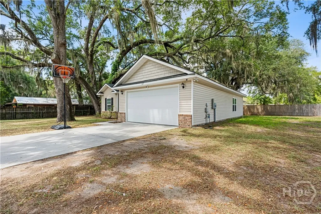 37 Douglas Road Allenhurst GA 31301