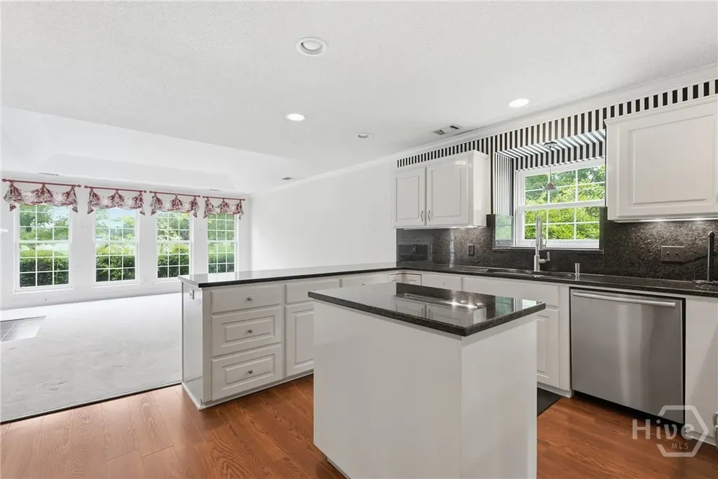 18 Purple Martin Lane Savannah GA 31419