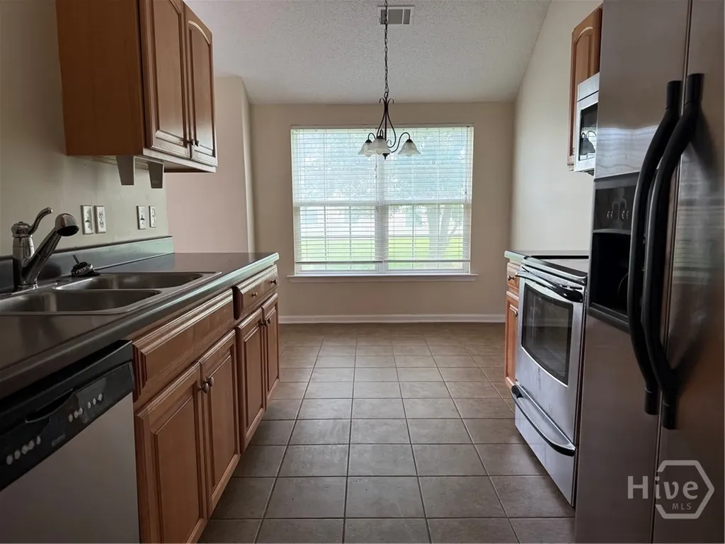 204 Standing Pine Circle Pooler GA 31322