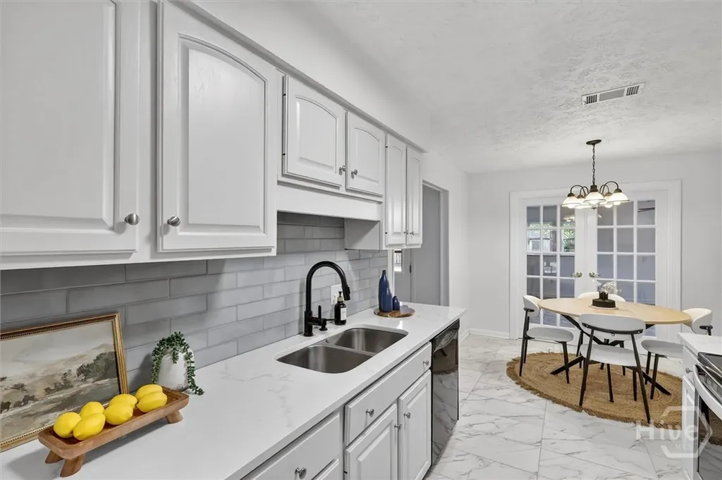 110 W Manta Cove Savannah GA 31410