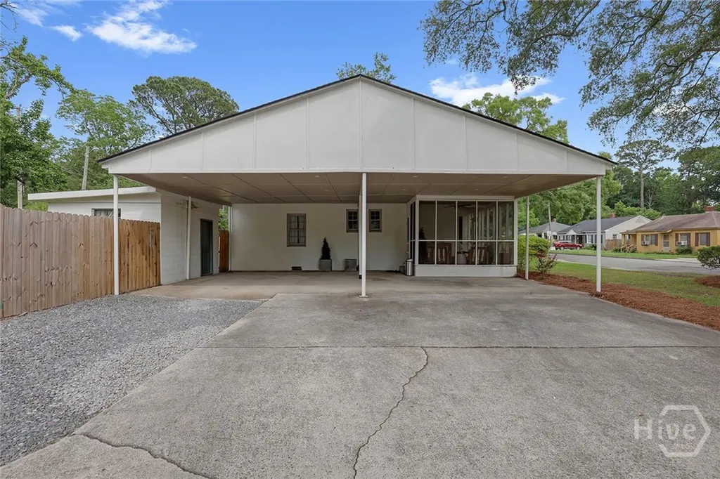 1302 E 53rd Street Savannah GA 31404
