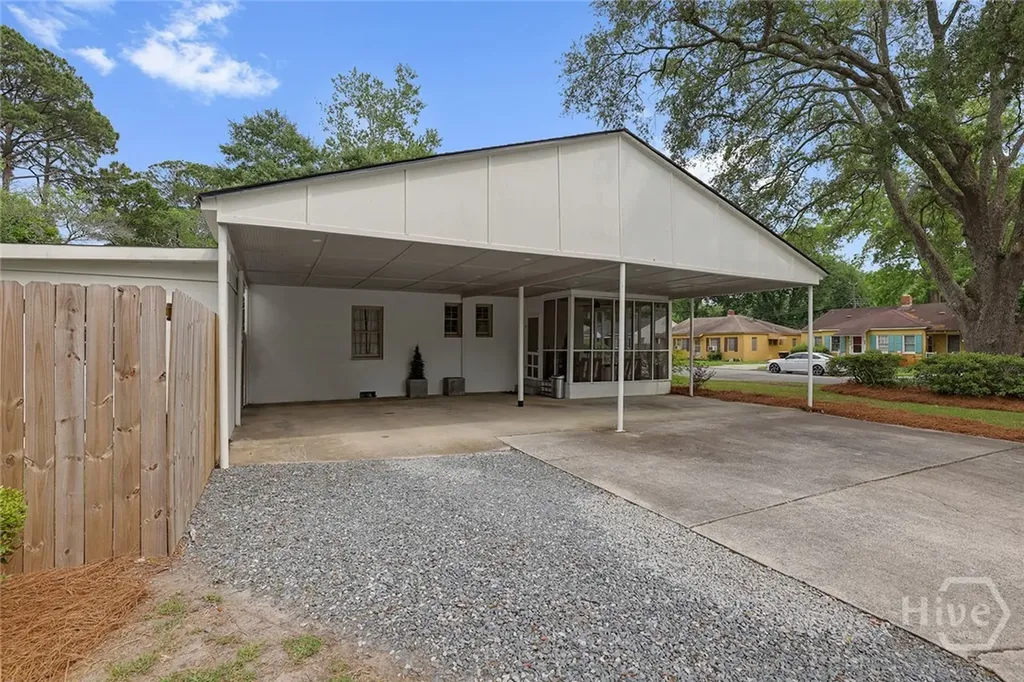 1302 E 53rd Street Savannah GA 31404