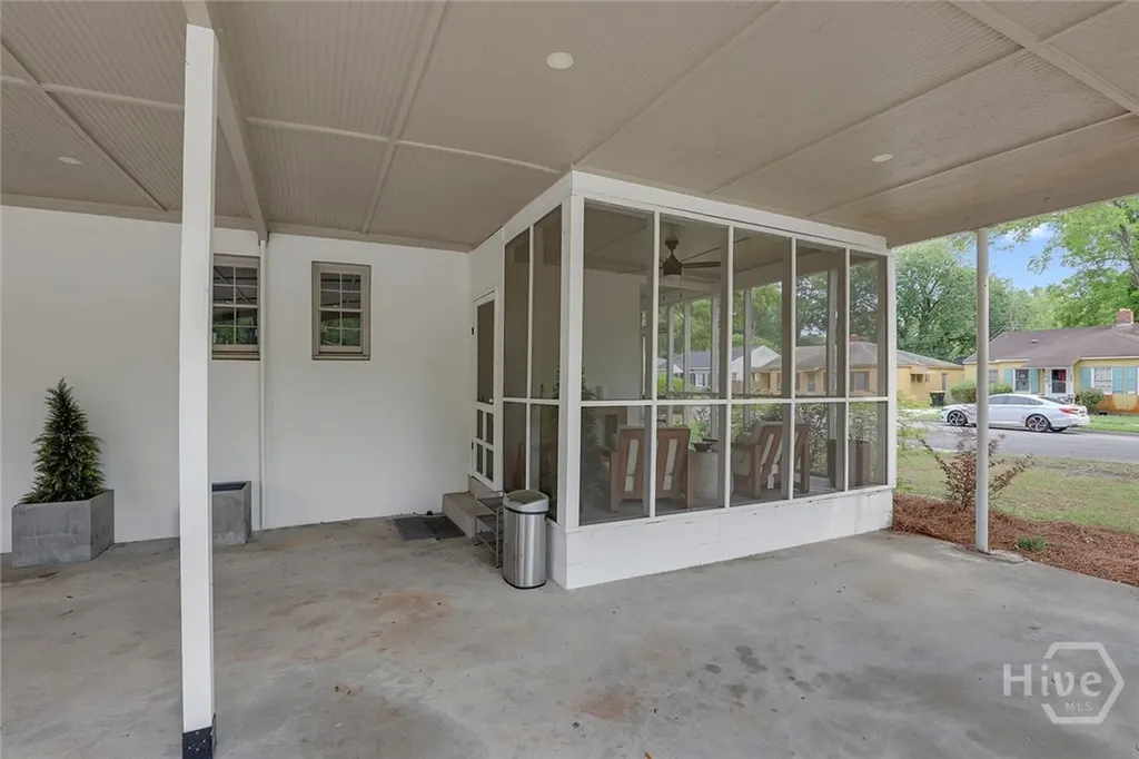1302 E 53rd Street Savannah GA 31404