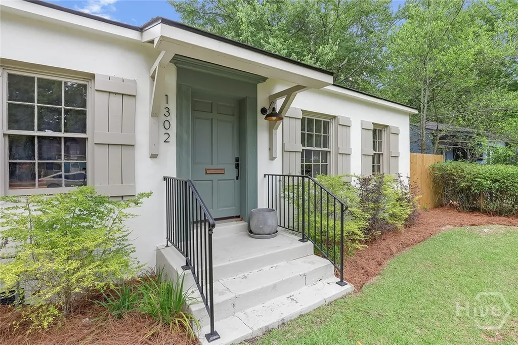 1302 E 53rd Street Savannah GA 31404