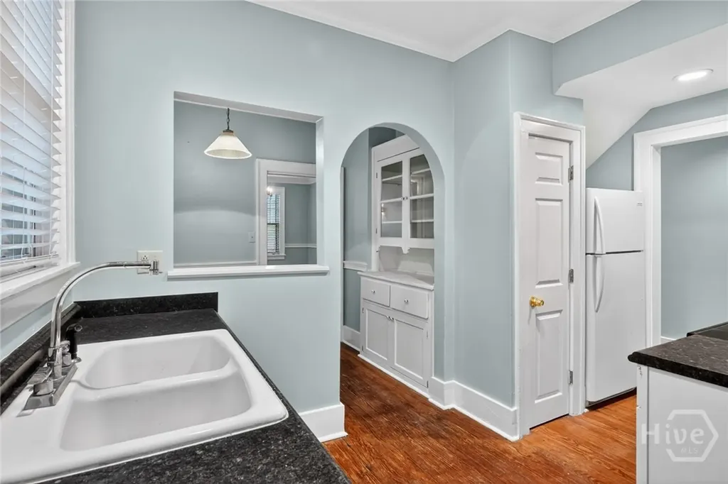 417 E 49th Street Savannah GA 31405