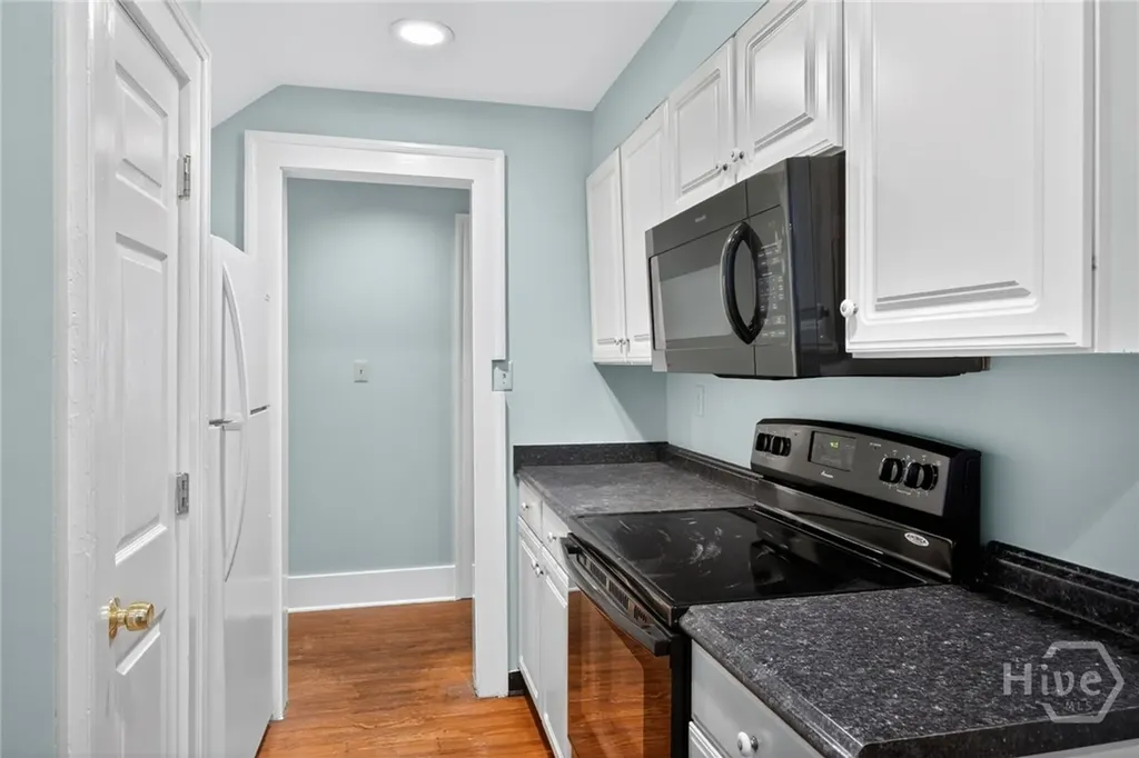 417 E 49th Street Savannah GA 31405