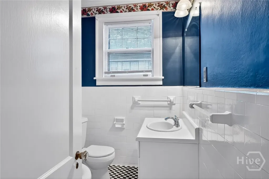 417 E 49th Street Savannah GA 31405