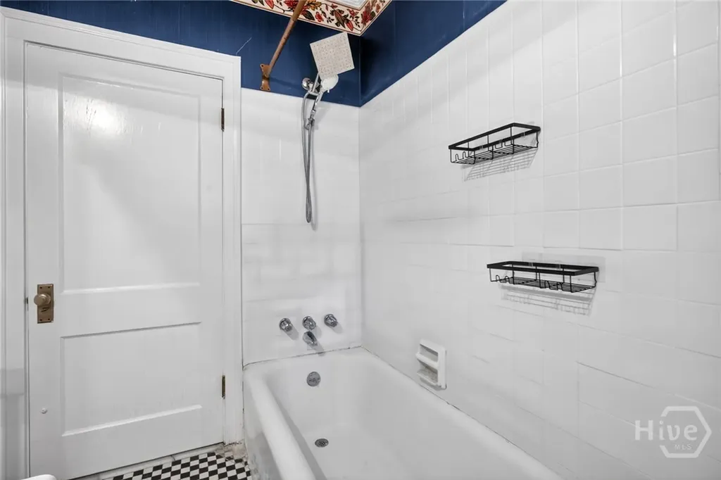 417 E 49th Street Savannah GA 31405