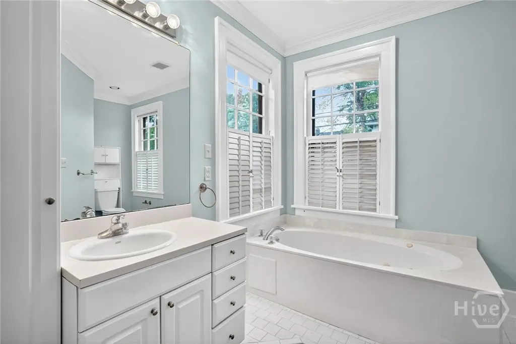 417 E 49th Street Savannah GA 31405