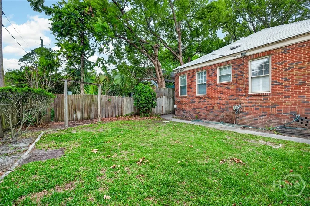 417 E 49th Street Savannah GA 31405