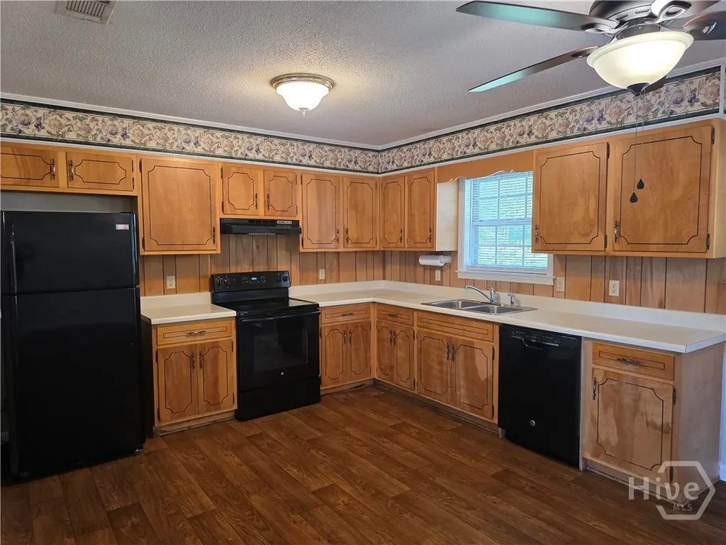 406 Hickory Street Springfield GA 31329