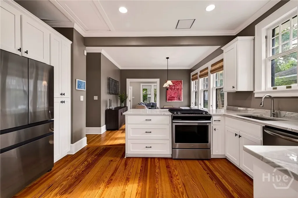 312 E 48th Street Savannah GA 31405