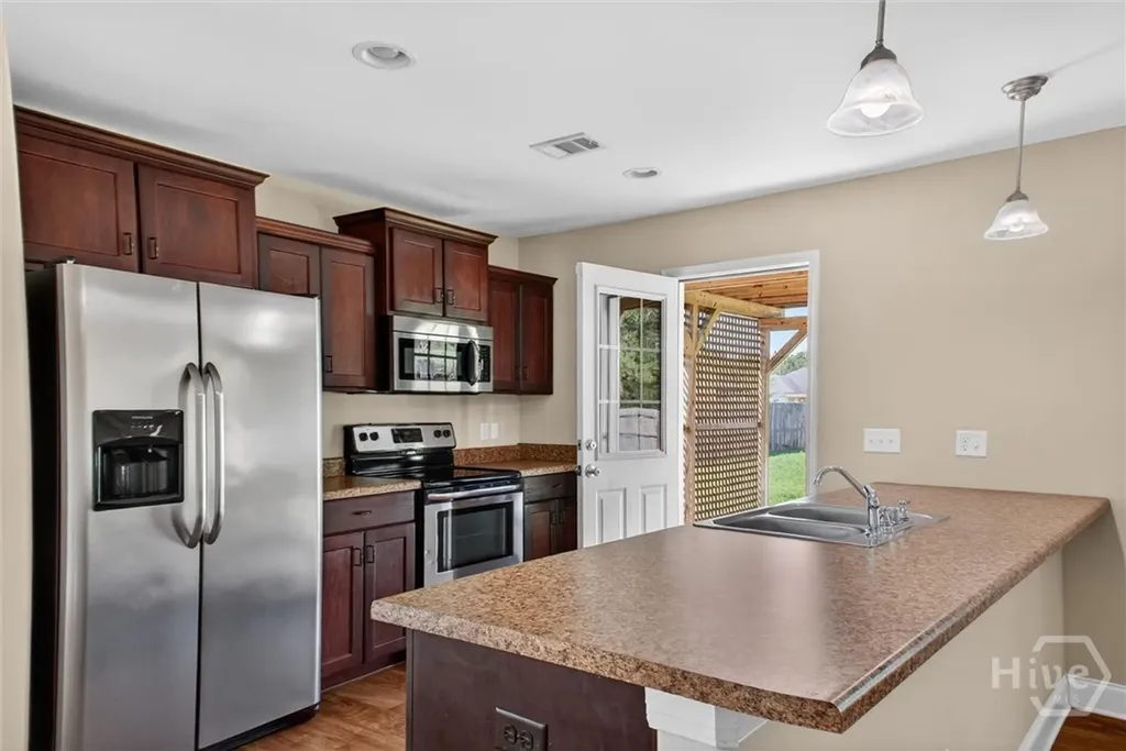 365 Creekside Circle Ellabell GA 31308