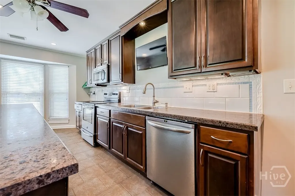 2 S Paxton Drive Savannah GA 31406