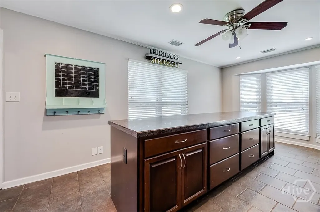 2 S Paxton Drive Savannah GA 31406