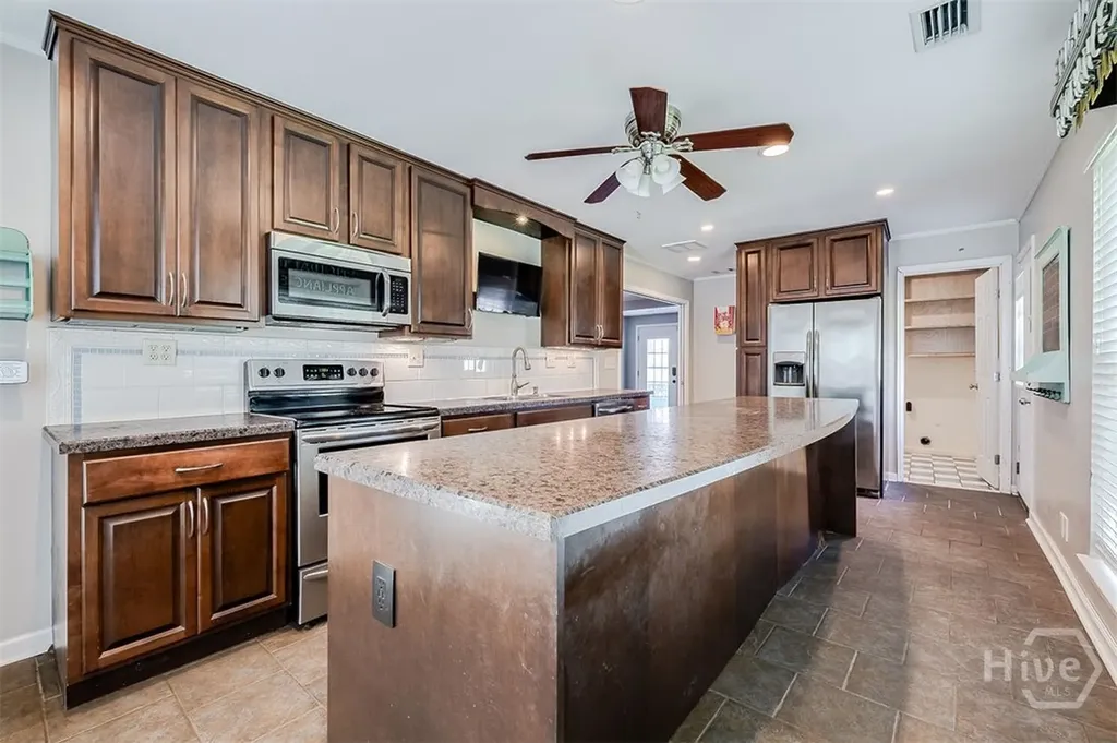 2 S Paxton Drive Savannah GA 31406