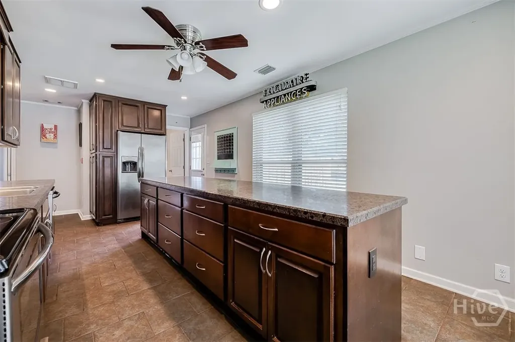 2 S Paxton Drive Savannah GA 31406