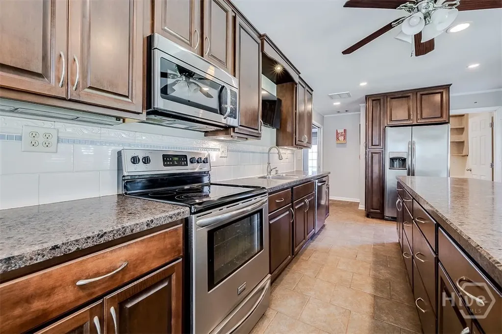 2 S Paxton Drive Savannah GA 31406
