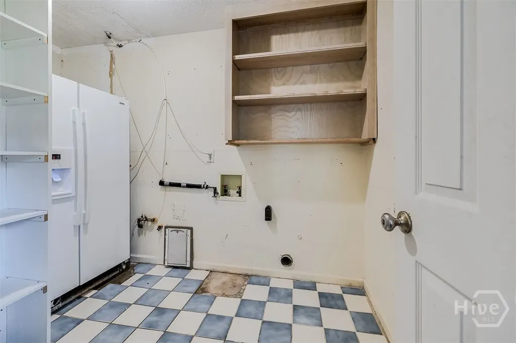 2 S Paxton Drive Savannah GA 31406