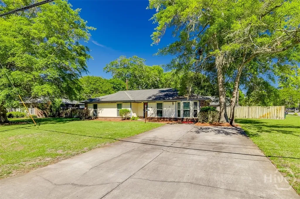 2 S Paxton Drive Savannah GA 31406