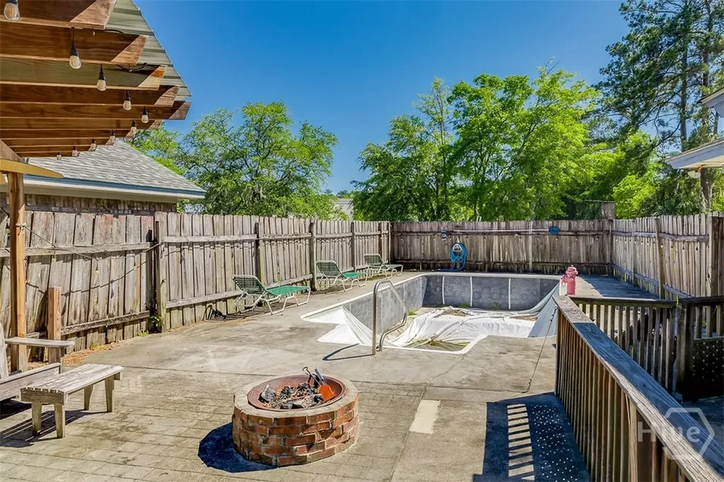 2 S Paxton Drive Savannah GA 31406