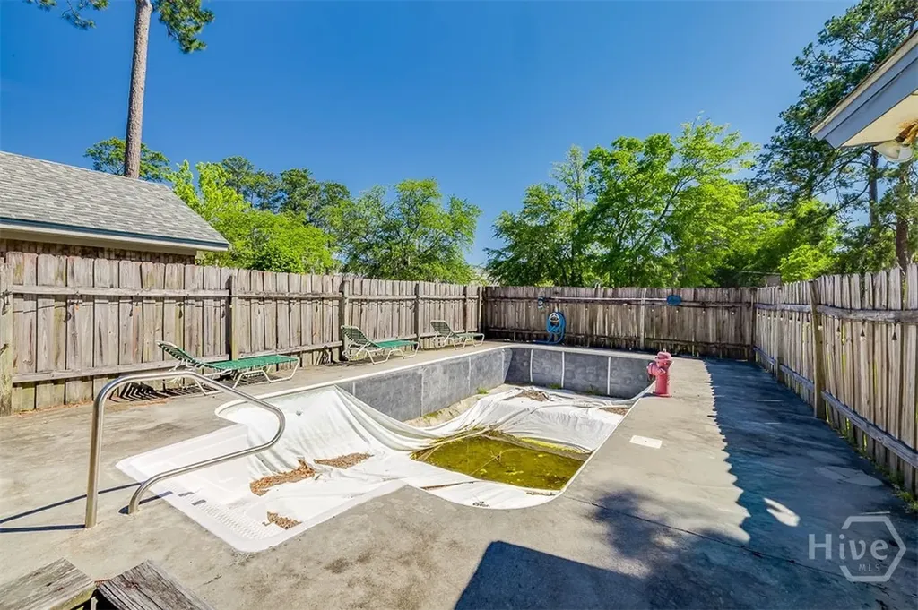 2 S Paxton Drive Savannah GA 31406