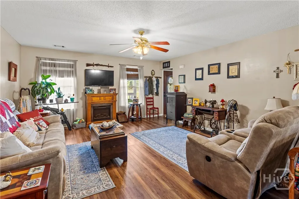 315 Jeanies Road Hinesville GA 31313