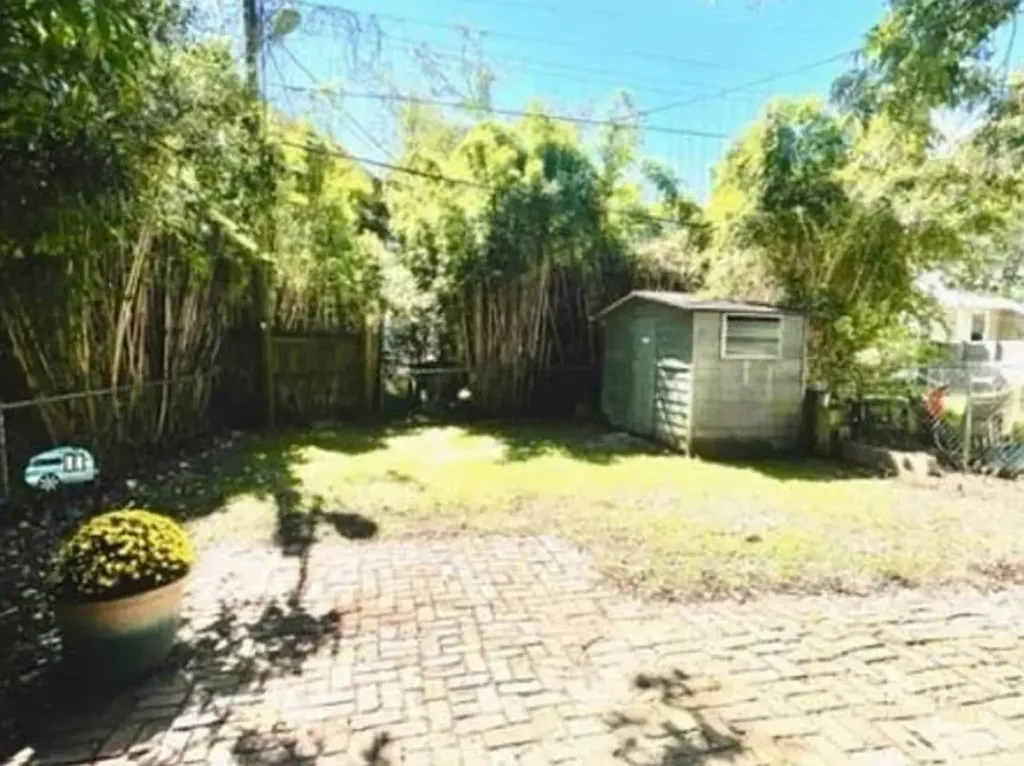 637 E 39th Street Savannah GA 31401