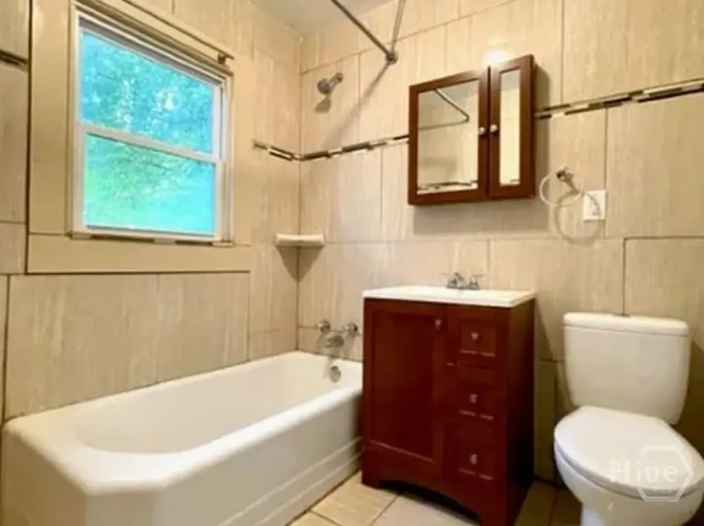637 E 39th Street Savannah GA 31401