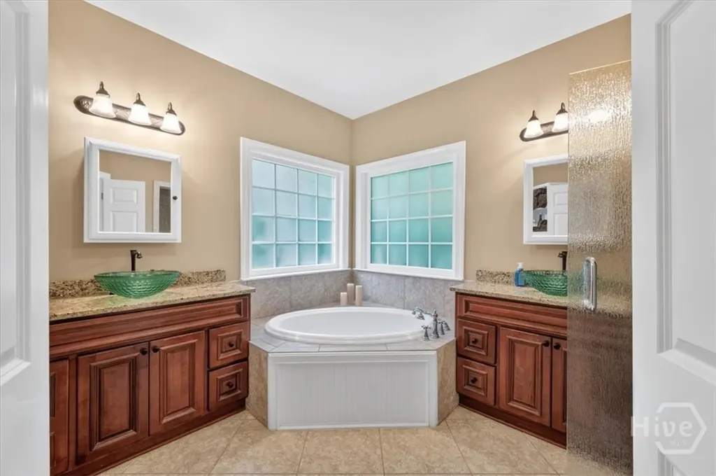 37 Macbeth Court S Richmond Hill GA 31324