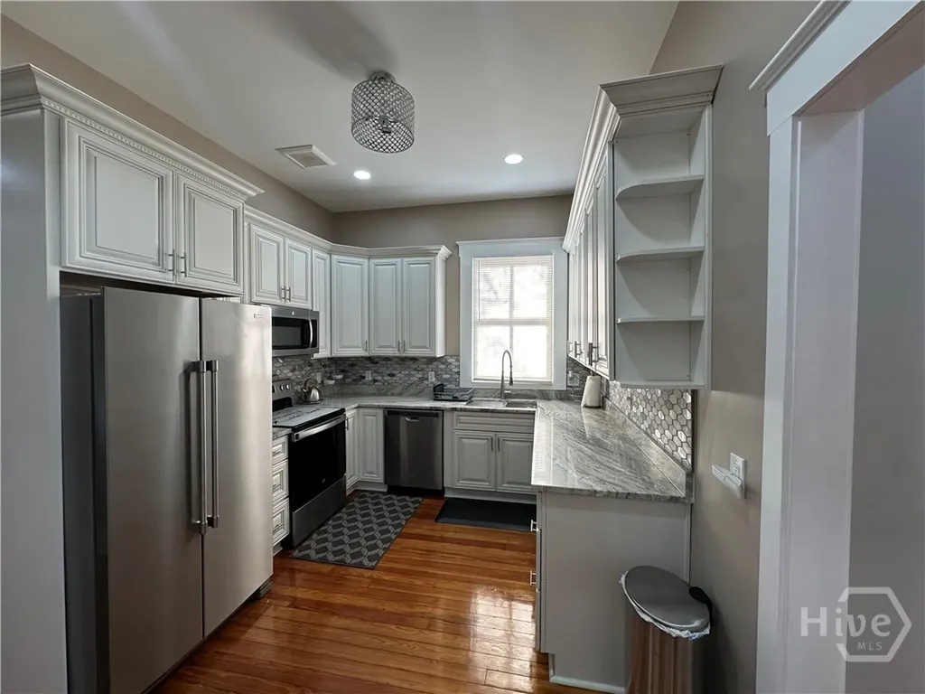 306 W 42nd Street Savannah GA 31401