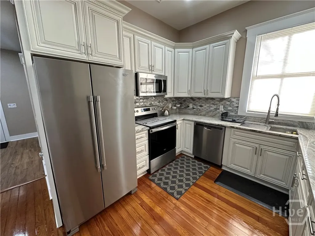 306 W 42nd Street Savannah GA 31401