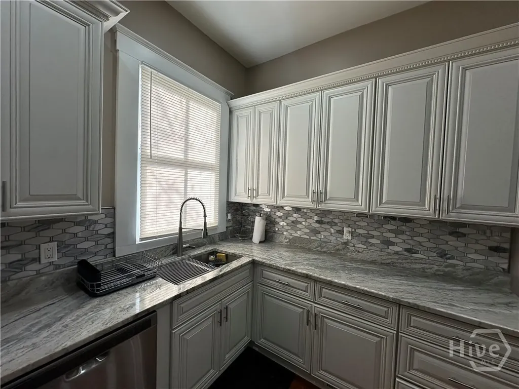 306 W 42nd Street Savannah GA 31401