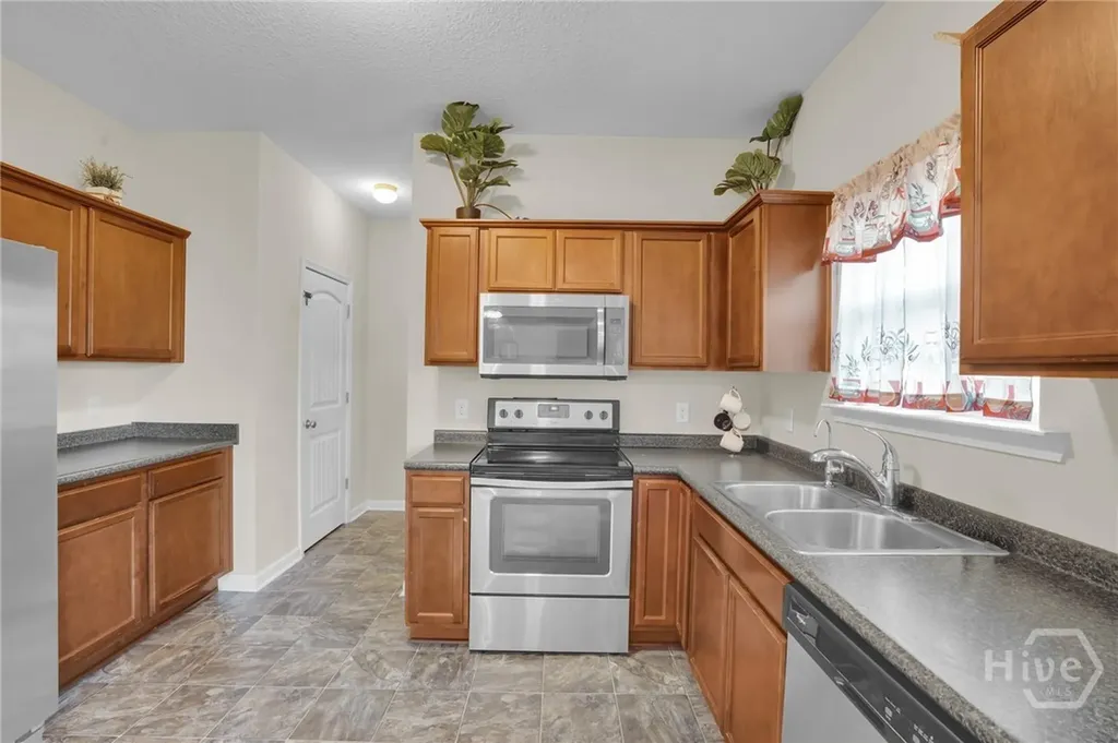 1404 Evergreen Trail Hinesville GA 31313