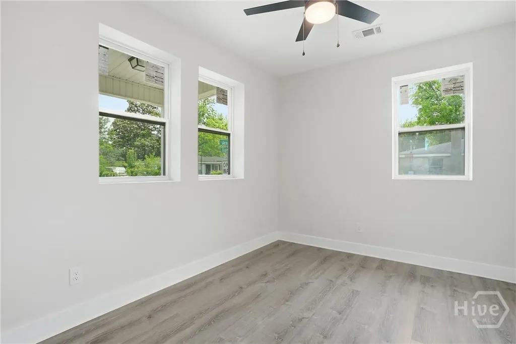 211 Jenks Street Savannah GA 31415