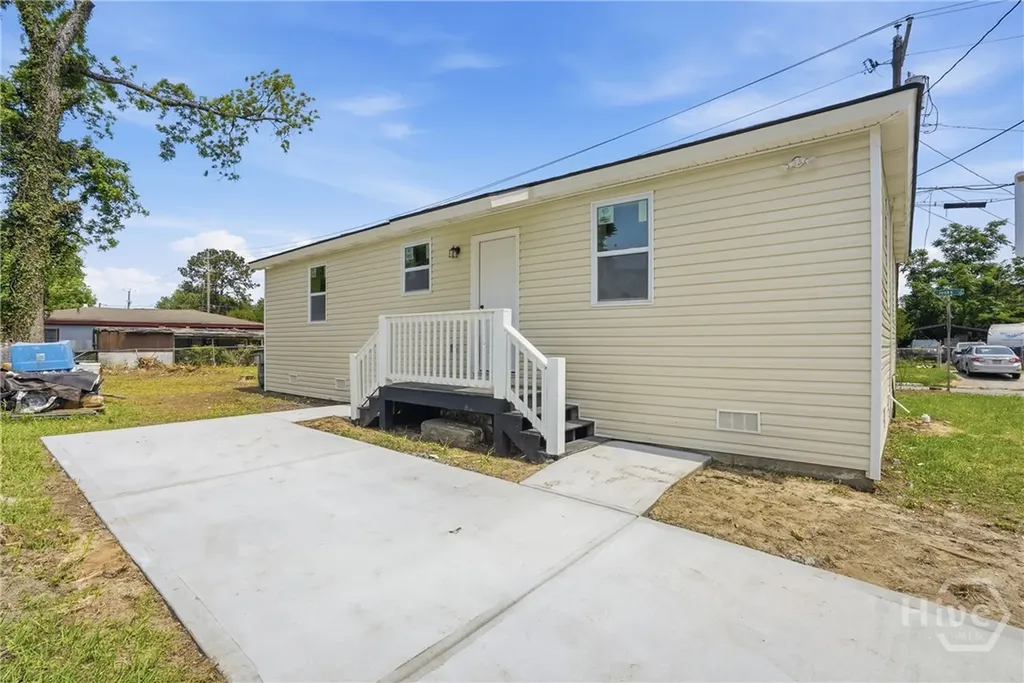211 Jenks Street Savannah GA 31415