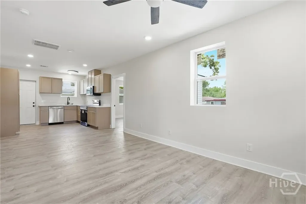 211 Jenks Street Savannah GA 31415