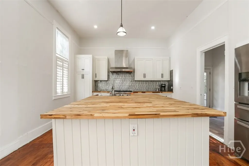 205 W 35th Street Savannah GA 31401