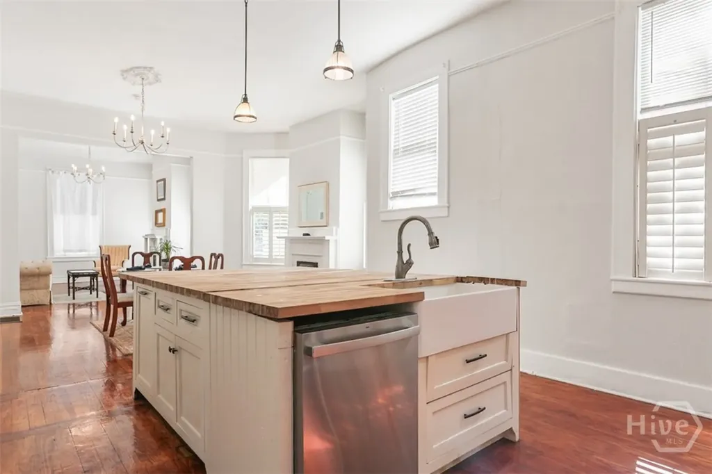 205 W 35th Street Savannah GA 31401