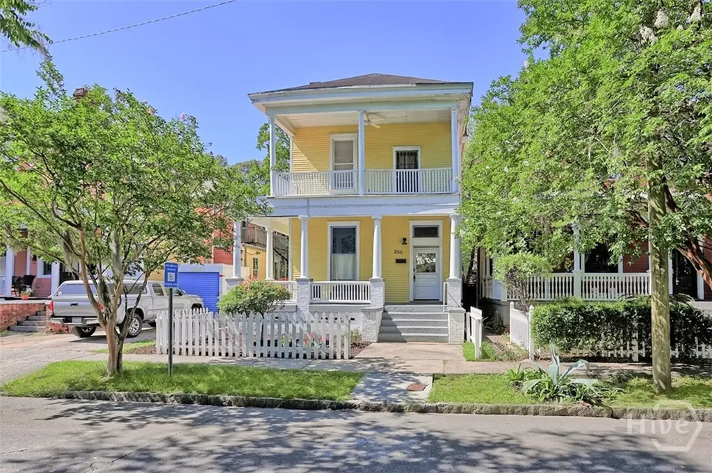 205 W 35th Street Savannah GA 31401
