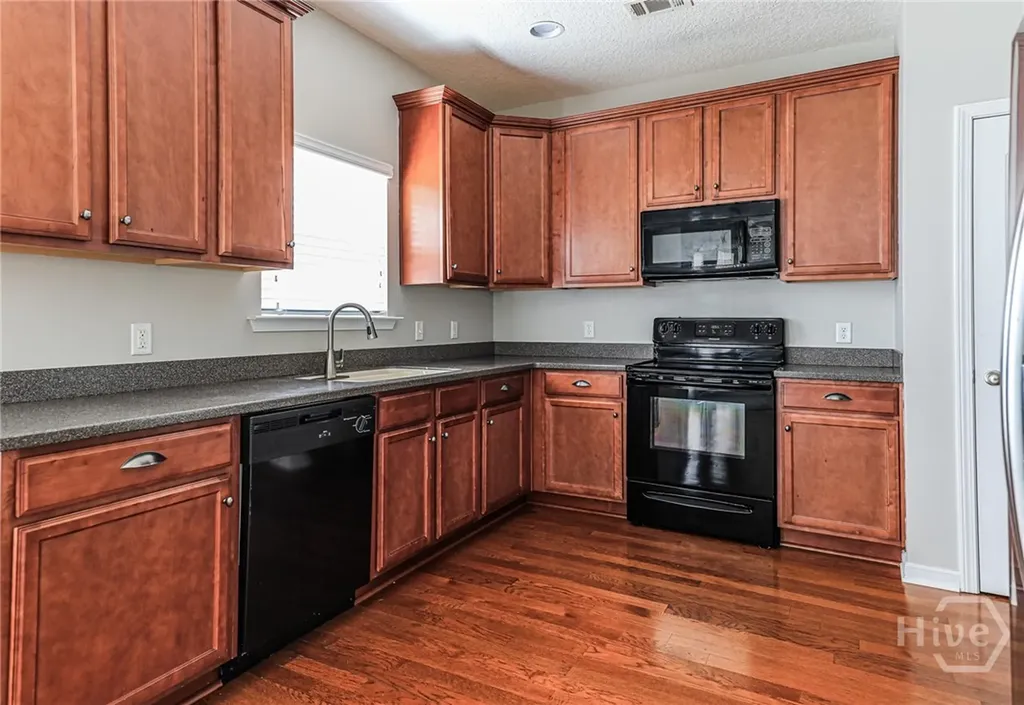 72 Rhett Lane Richmond Hill GA 31324