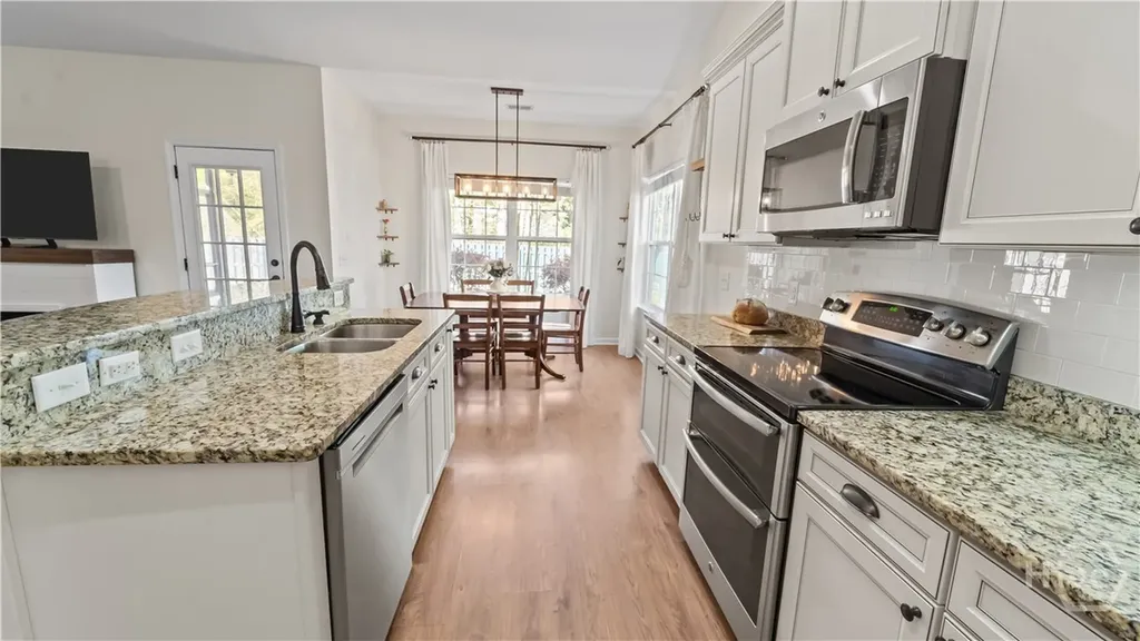 1696 Garden Hills Loop Richmond Hill GA 31324