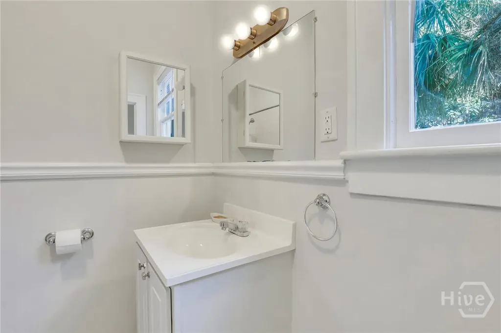 1122 E 40th Street Savannah GA 31404