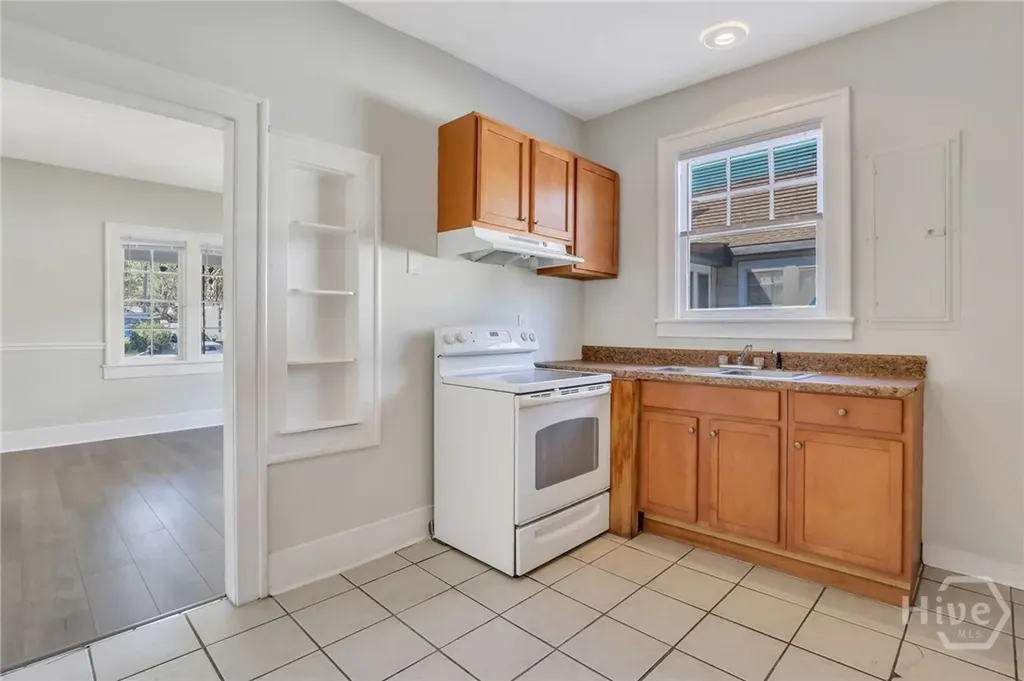1122 E 40th Street Savannah GA 31404
