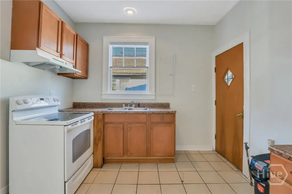 1122 E 40th Street Savannah GA 31404
