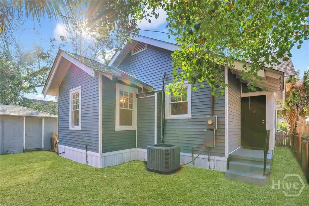 1122 E 40th Street Savannah GA 31404
