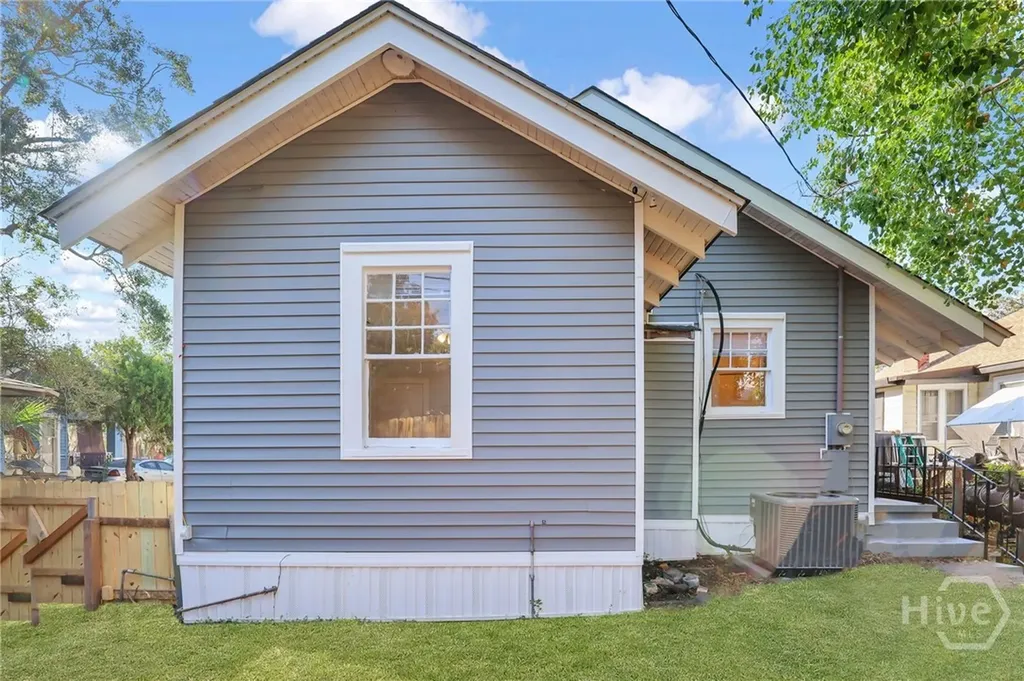 1122 E 40th Street Savannah GA 31404